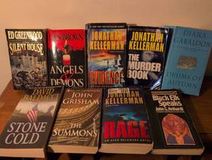 lot 114 image: Bestselling Authors Book Collection