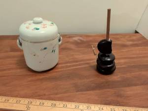 lot 186 image: Japanese Porcelain Cookie Jar with Wire Bail