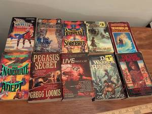 lot 200 image: 1980s-1990s Science Fiction & Fantasy Paperback Book Collection