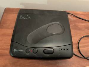 lot 174 image: Kinyo 2-Way VHS Rewinder
