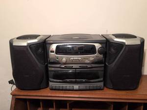 lot 257 image: Koss Digital Audio System with CD, Dual Cassette & AMFM Tuner