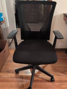 lot 265 image: Black Mesh Office Chair with Adjustable Arms