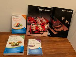lot 190 image: Weight Watchers Points Plus Book Set with JCPenney Microwave Cookbook