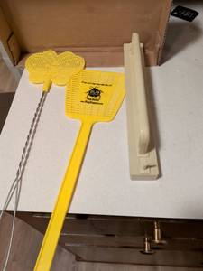 lot 267 image: Bug Stoppers Fly Swatter and Wall Mount Set