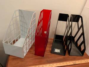 lot 194 image: Modern Magazine File Holders Set