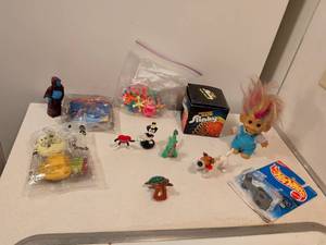 lot 278 image: 1990s Mixed Toy Collection Lot