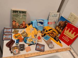 lot 280 image: 1960s Boy Scout Collection - Handbook, Patches and Memorabilia