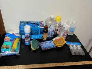 lot 305 image: Home Cleaning Supply Bundle