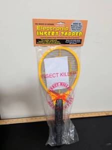 lot 325 image: Electronic Insect Zapper - Battery Operated Bug Swatter
