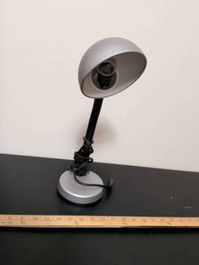lot 329 image: Adjustable Silver Desk Lamp with Gooseneck