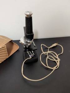 lot 372 image: Vintage Gilbert microscope