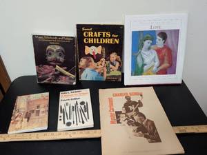 lot 408 image: Collection of Art and Academic Books - 6 Volumes