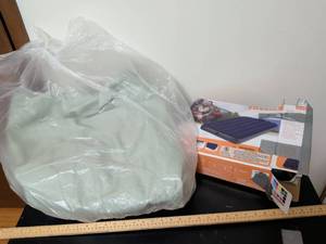 lot 420 image: Intex Twin Size Air Mattress