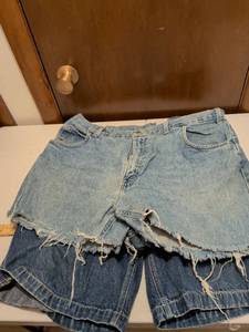 lot 443 image: Faded Glory Denim Shorts Size 40x30