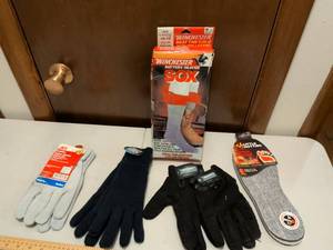 lot 444 image: Winchester Battery Heated Sox & Gloves Winter Set with Thermal Insoles