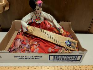 lot 476 image: Korean Traditional Gayageum Musician Doll