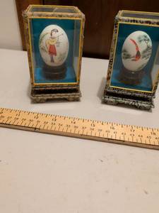 lot 477 image: Chinese Hand-Painted Egg Display Case