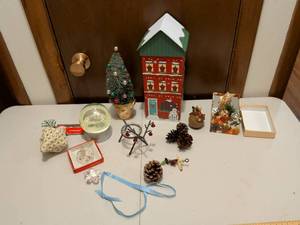 lot 485 image: Christmas Holiday Decoration Collection