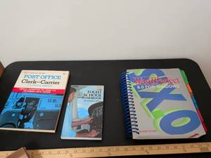 lot 410 image: 1990s Software and Study Guide Collection