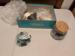 lot 500 image: Decorative Glass Marble Set with Viewpoint Box