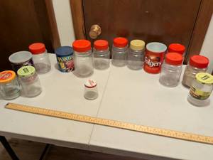 lot 517 image: Empty Glass Storage Jars Collection