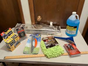 lot 528 image: Car Care Bundle - Valucraft Washer Fluid, Gauges & Cleaning Tools
