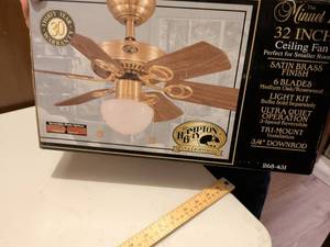 lot 530 image: Hampton Bay Minuet II 32-inch Ceiling Fan