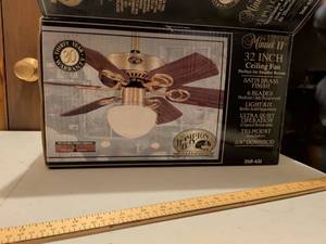 lot 531 image: Hampton Bay Minuet II 32-inch Ceiling Fan with Light Kit