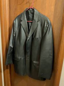 lot 542 image: Stafford Black Leather Blazer Size L