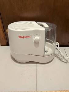 lot 469 image: Walgreens Cool Mist Humidifier