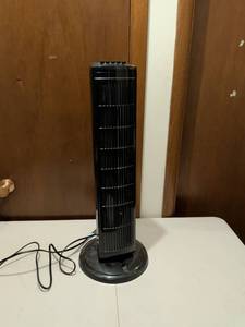 lot 555 image: Westpointe Tower Fan FZ10-9HB