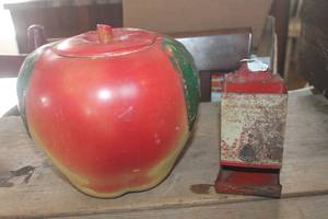 lot 3782 image: Vtg. Apple Cookie Jar & Matchbox Holder