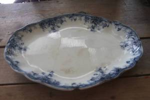 lot 3790 image: Lg. Vtg. Flow Blue Serving Platter wsmall chip