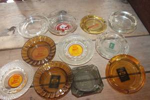 lot 3826 image: Vintage Glass Ash Trays