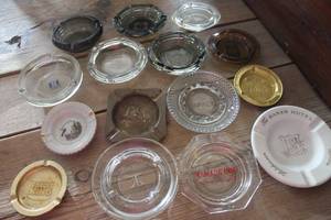 lot 3828 image: Vintage Ash Trays