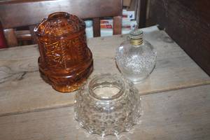 lot 3842 image: Vtg. Amber Glass Fairy Lamp and More
