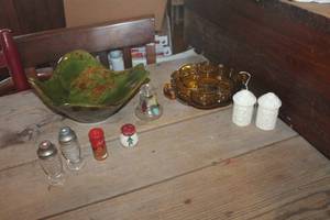 lot 3857 image: Vtg. Salt & Pepper Shakers & More