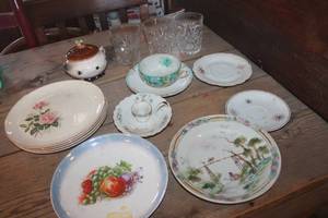 lot 3860 image: Vtg. Cut Glass Glasses, Sugar Bowl & More
