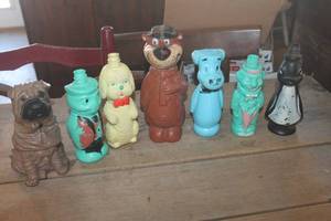 lot 3863 image: Vtg. Childrens Bath Bottles & More