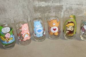 lot 3886 image: Vtg. Care Bears, Snoopy and More Glasses