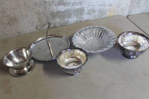 lot 3896 image: Vtg. Silver Serving Dishes