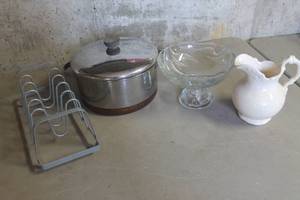 lot 3899 image: Vtg. Copper Bottom Pot and More