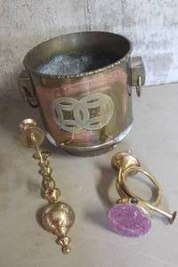 lot 3900 image: Vtg. Brass Planter, Candle Stick Holder & More