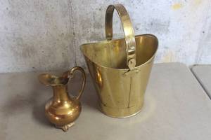 lot 3902 image: Vtg. Brass Pitcher and Bucket