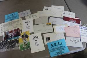lot 3912 image: Vtg. Baseball Ephemera and More