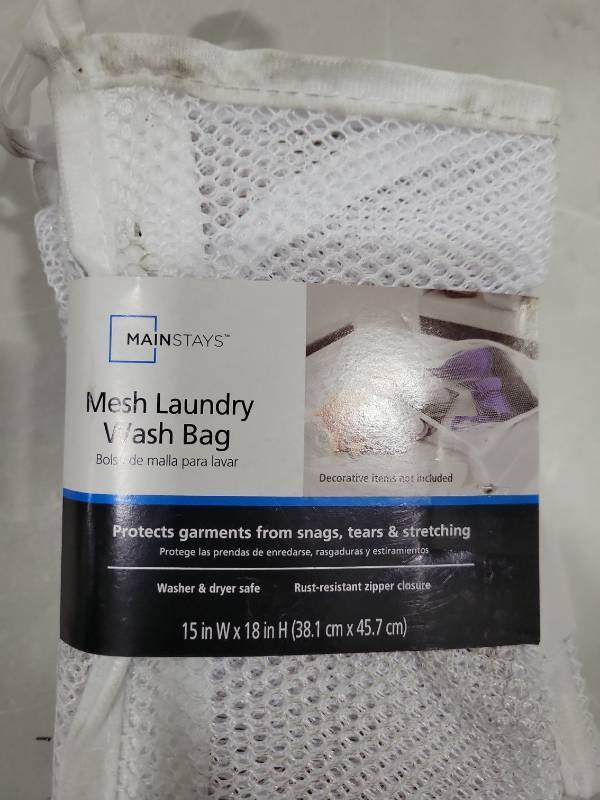 lot 5563 image: Mainstays Mesh Laundry Wash Bag pack of 6
