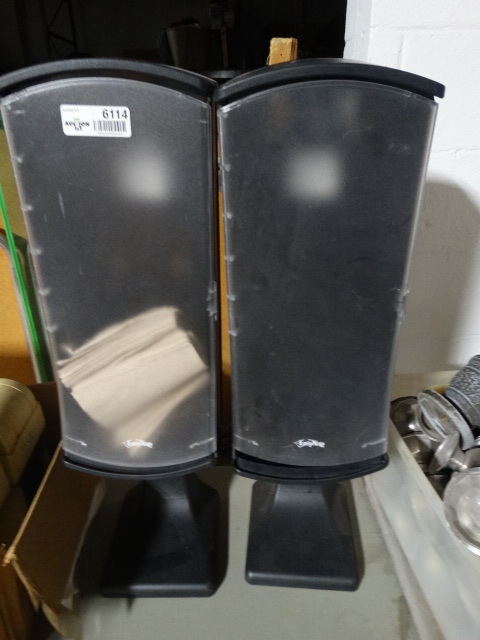 lot 6114 image: 2 Easy nap napkin holders.