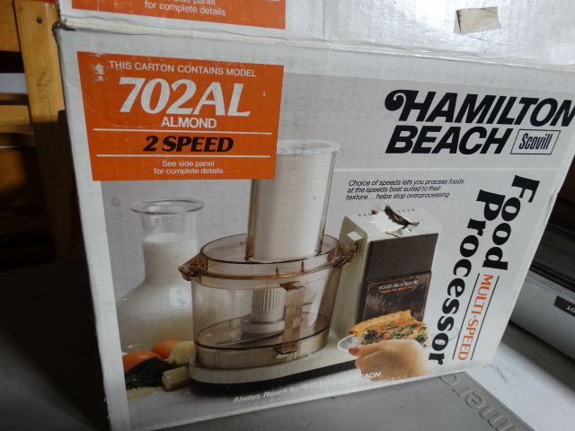 lot 6121 image: Hamilton beach food processor.