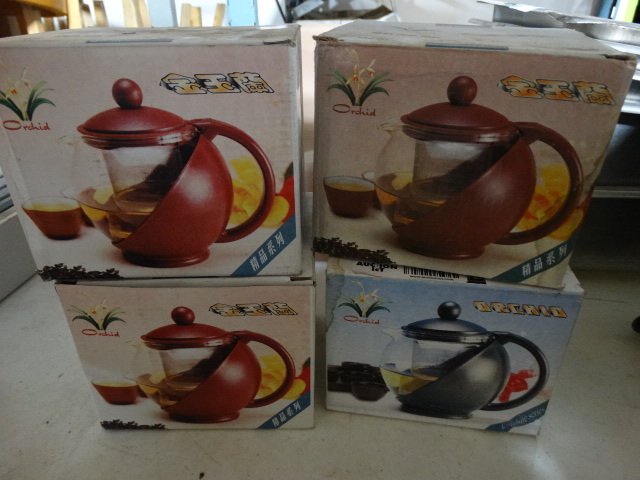 lot 6124 image: 4 New orchid coffee and tea makers.