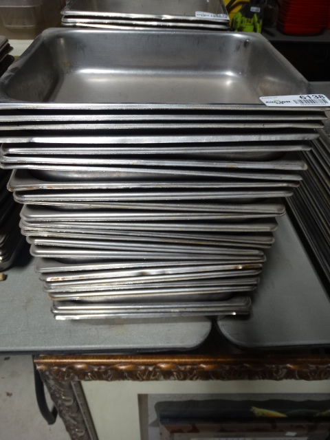 lot 6138 image: 24 Stainless steel inserts.